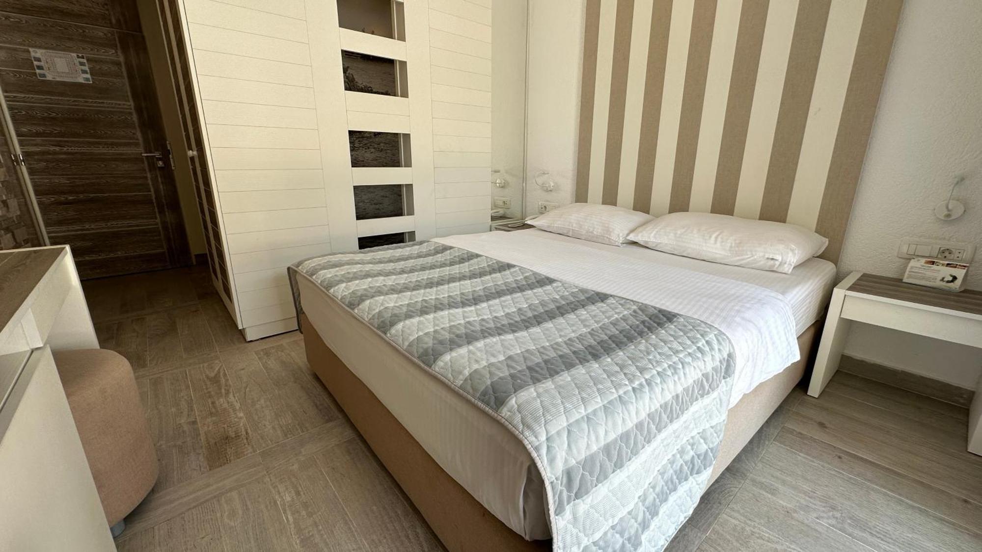 Hotel Aleksandar ブドヴァ エクステリア 写真