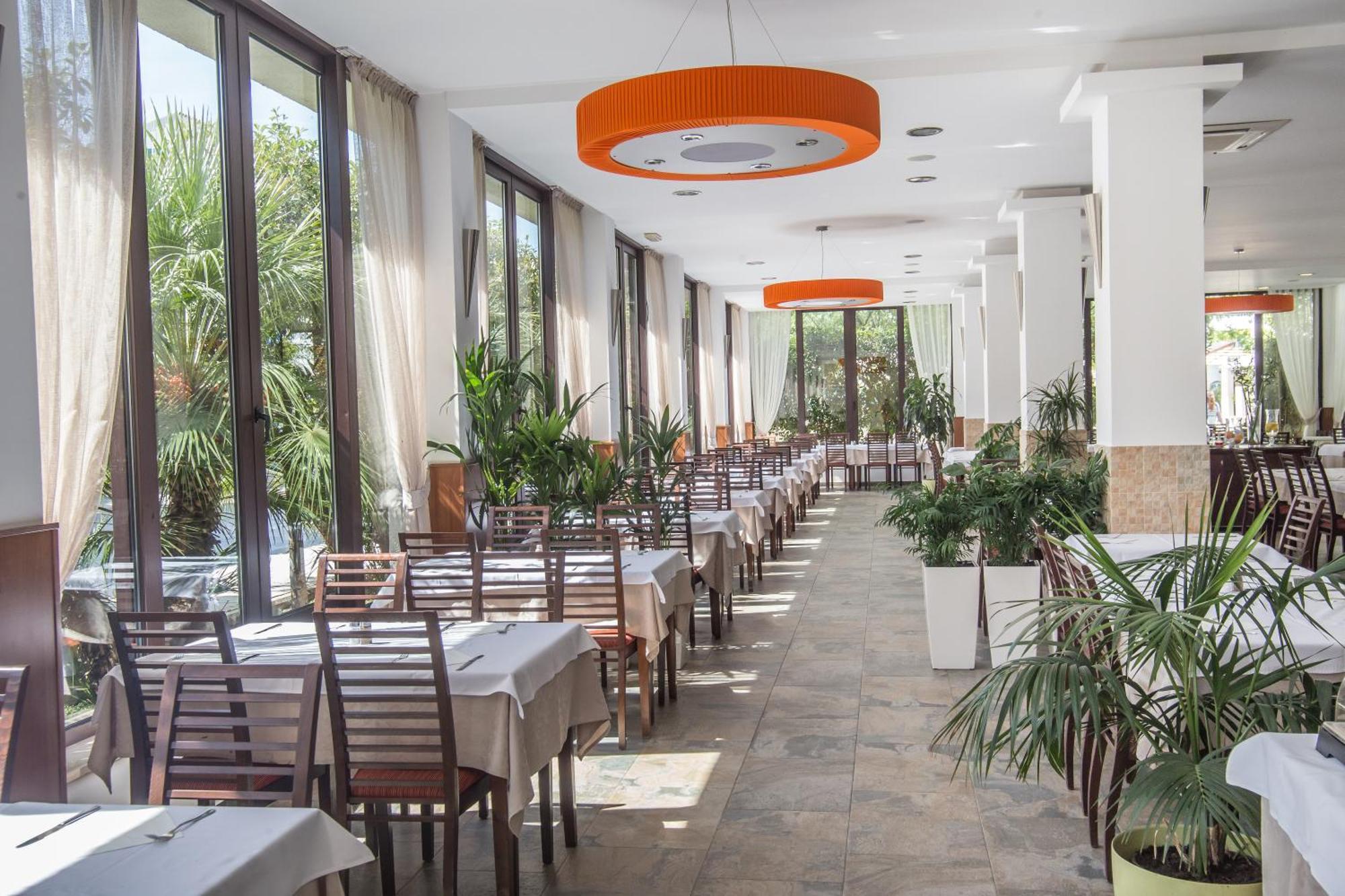 Hotel Aleksandar ブドヴァ エクステリア 写真